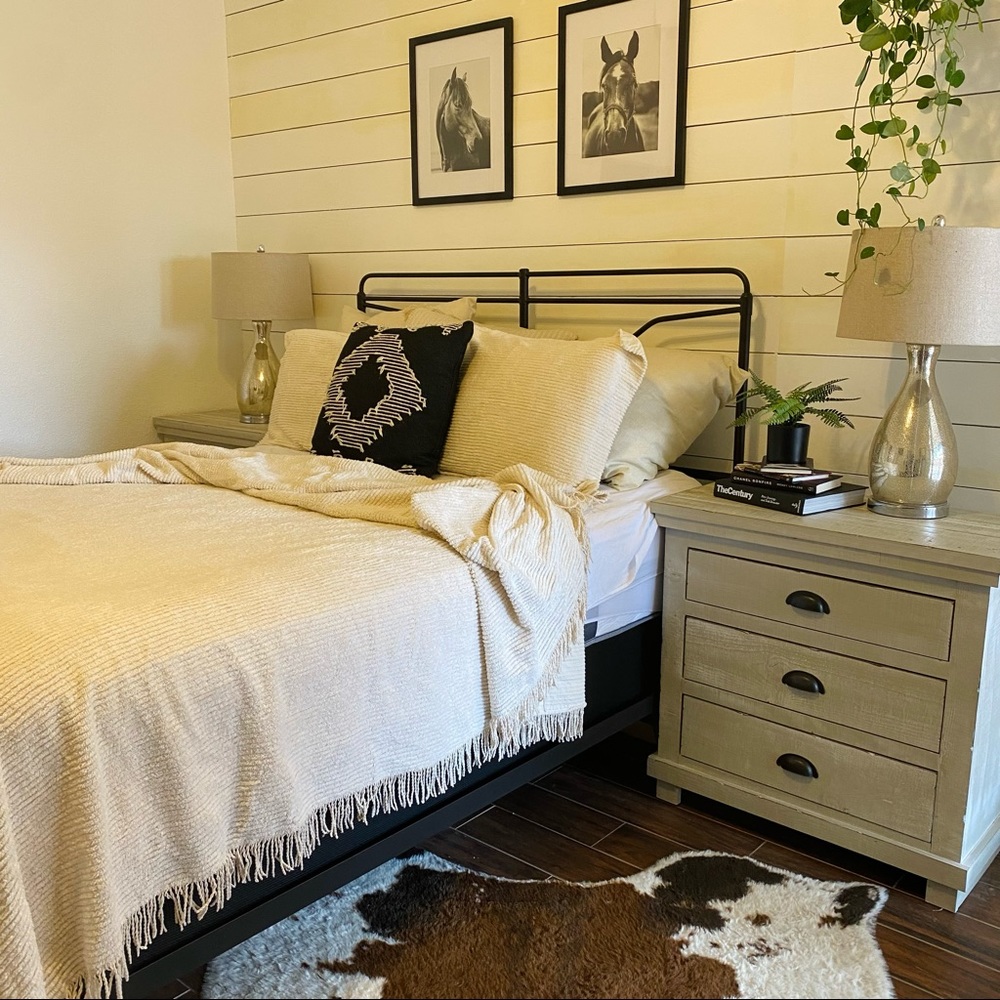 Light weight beige bedding set